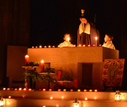 Messe des Berges éclairée aux bougies